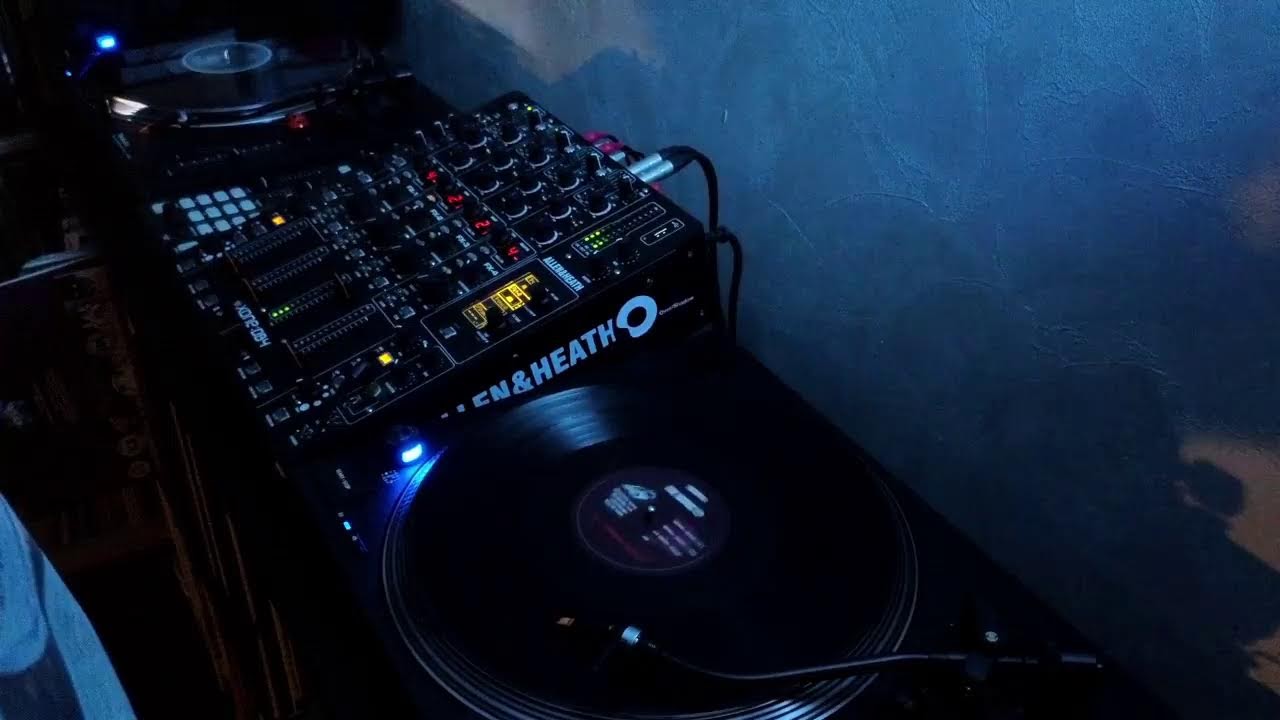 roman_p (only vinyl) \ включаем бум-балалай \ протираем пластинки \ играем все подряд\ #jungle #dnb