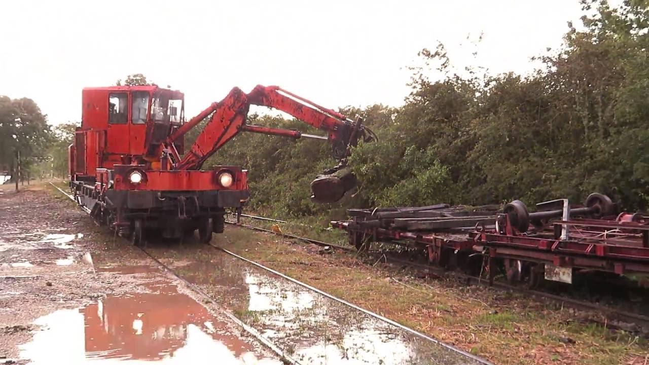 Epareuse automotrice sur rail