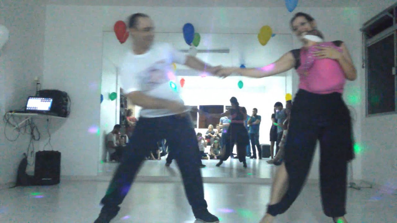 Central da Dança - Ed, Dai e Sara - Como é grande o meu amor por você
