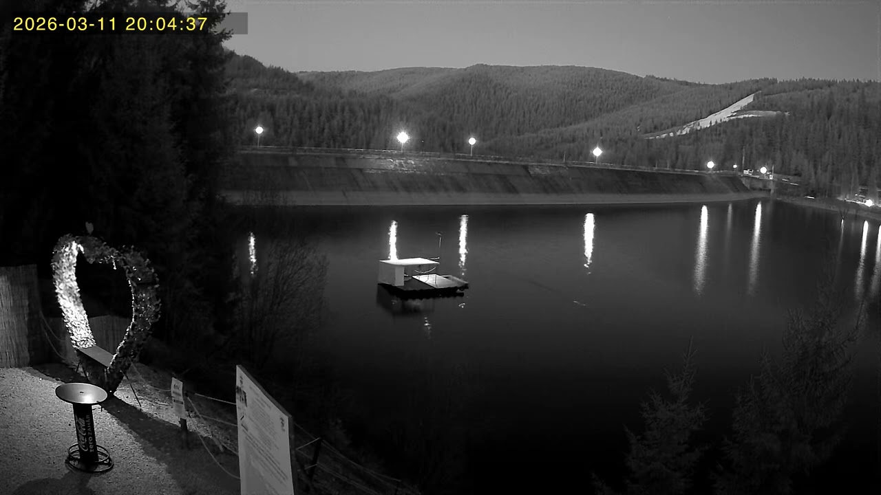 Cer senin , liniste si luna plina pe lacul Belis in 11 martie 2026 la  @ApuseniBoats 