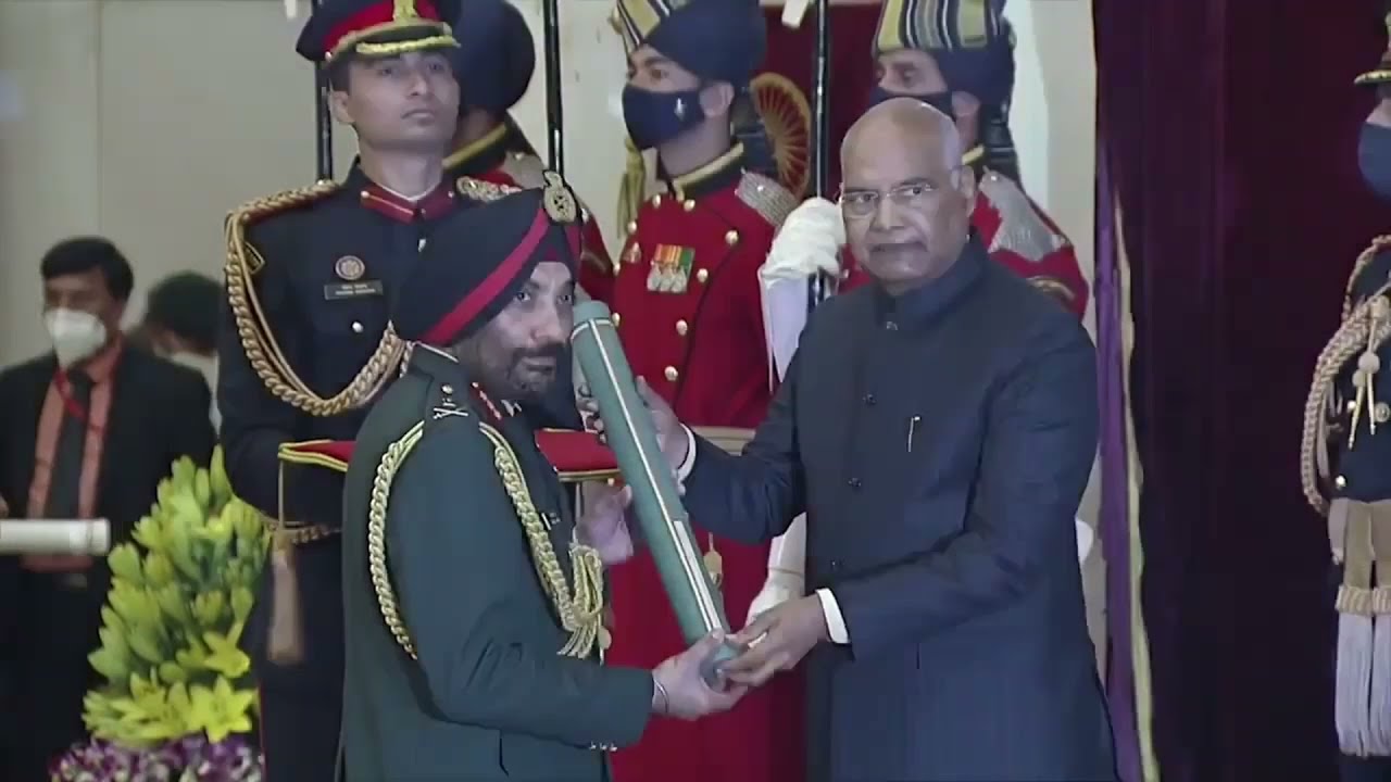 President Kovind presents Param Vishisht Seva Medal to Lt. General Harpal Singh, AVSM, VSM