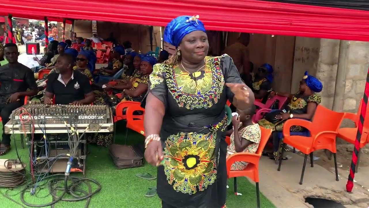 Coastal band performs Asaase asa by Alex Konadu. Adadamu live music from Elmina