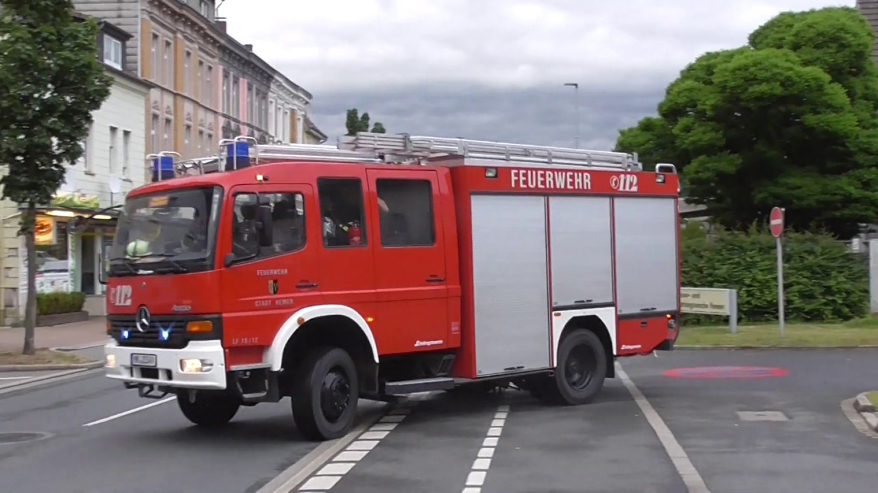 [Feuer 2] Einsatzfahrten der Feuerwehr Hemer zu einem Brandeinsatz