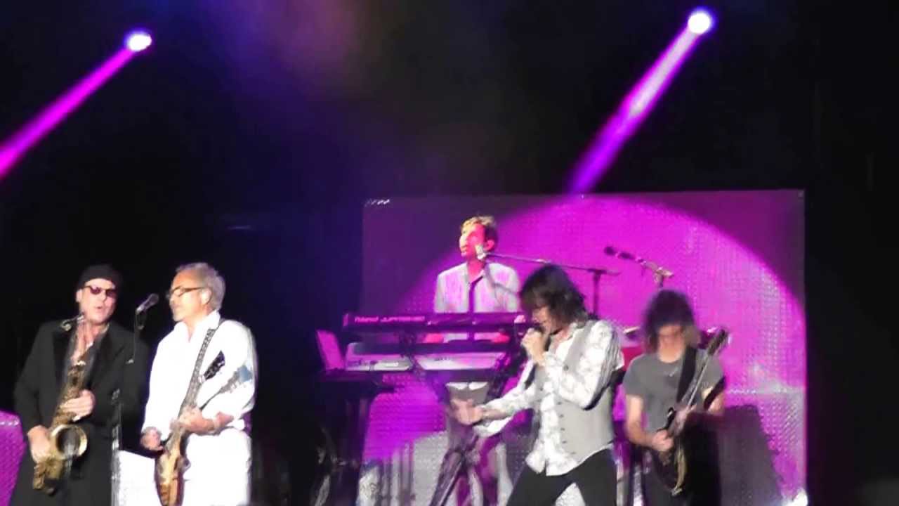Foreigner performs 
