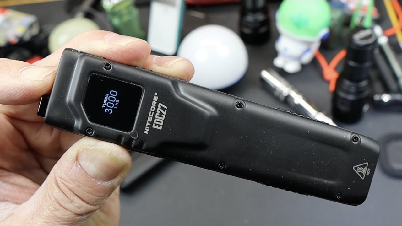 Nitecore EDC27: 3000 lumen pocket light in the elongated angular form. OLED screen, dual buttons