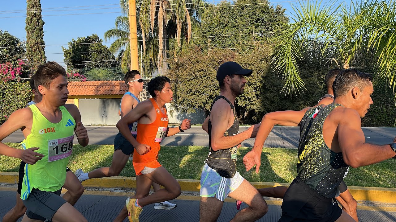 Carrera internacional de la candelaria 10k #yautepec 🏃🏽‍♂️Dos Master en la punta 😱😱
