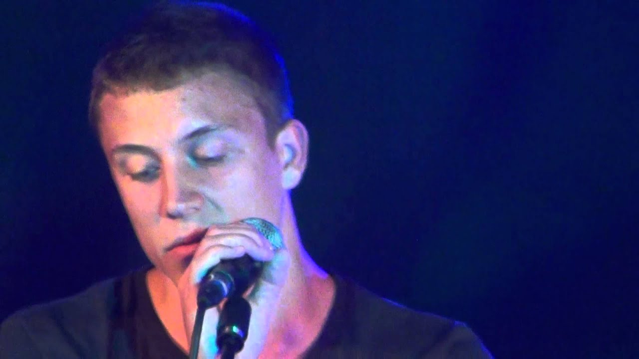 LOIC NOTTET - BREATHE ME de SIA (GIRAFESTIVAL 2014)