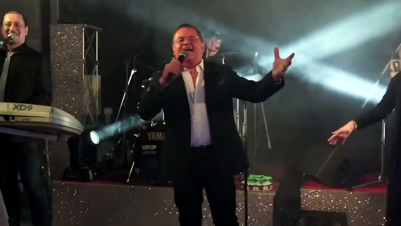 QUELLE NOTTI 🌌 (cumbia) Mister Domenico 🎙️ Official Videoclip || www.farfallinaedizioni.it