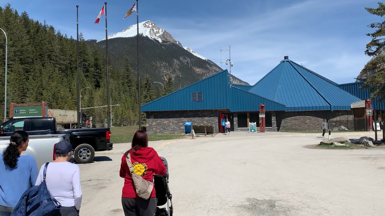 Field BC | Small village near Emerald Lake | the Information Center, the Beach and the Playground