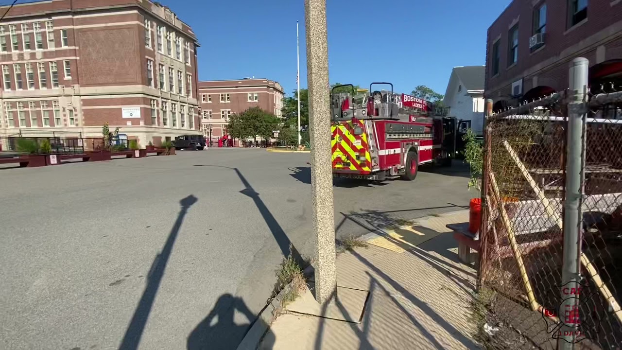 *Boston, MA Ladder 7 & Engine 17* Returning from a box alarm on 09/18/21￼