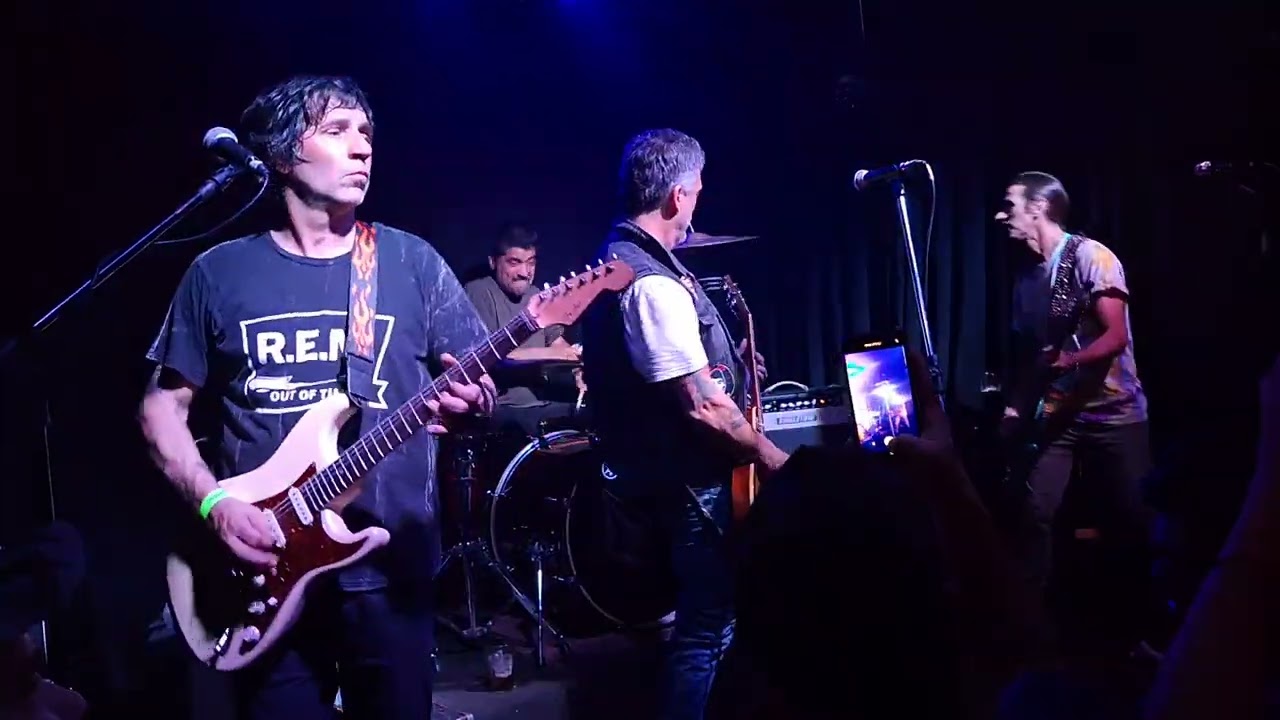 Bulldog en Strummer Bar 26/09/2024 (Con Leo De Cecco de Attaque 77)