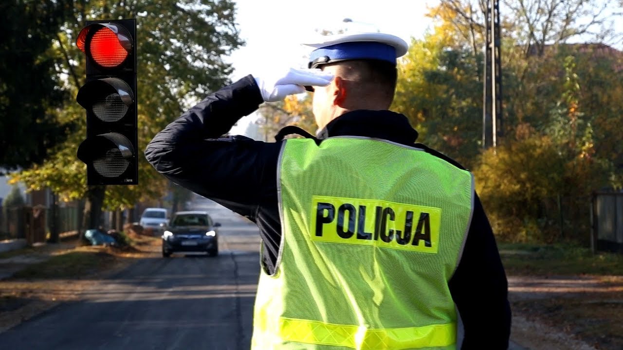 Wiesz jak się zachować, gdy policjant kieruje ruchem? – Policja świętokrzyska