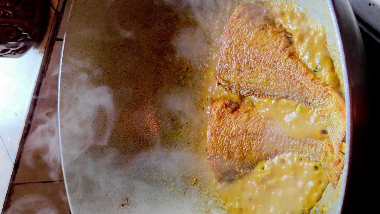 Bhola Bhetki Jhaal | Authentic Bengali Fish Curry | Spicy Bhetki Recipe | Traditional Bangla Ranna