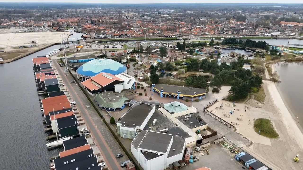 harderwijk + dolfinarium vanaf boven.
