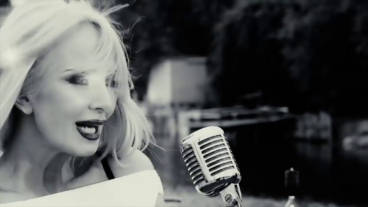 DANIELA GYORFI feat. @ASU.Official - Dependent de tine (Official Music Video) manele noi HIT