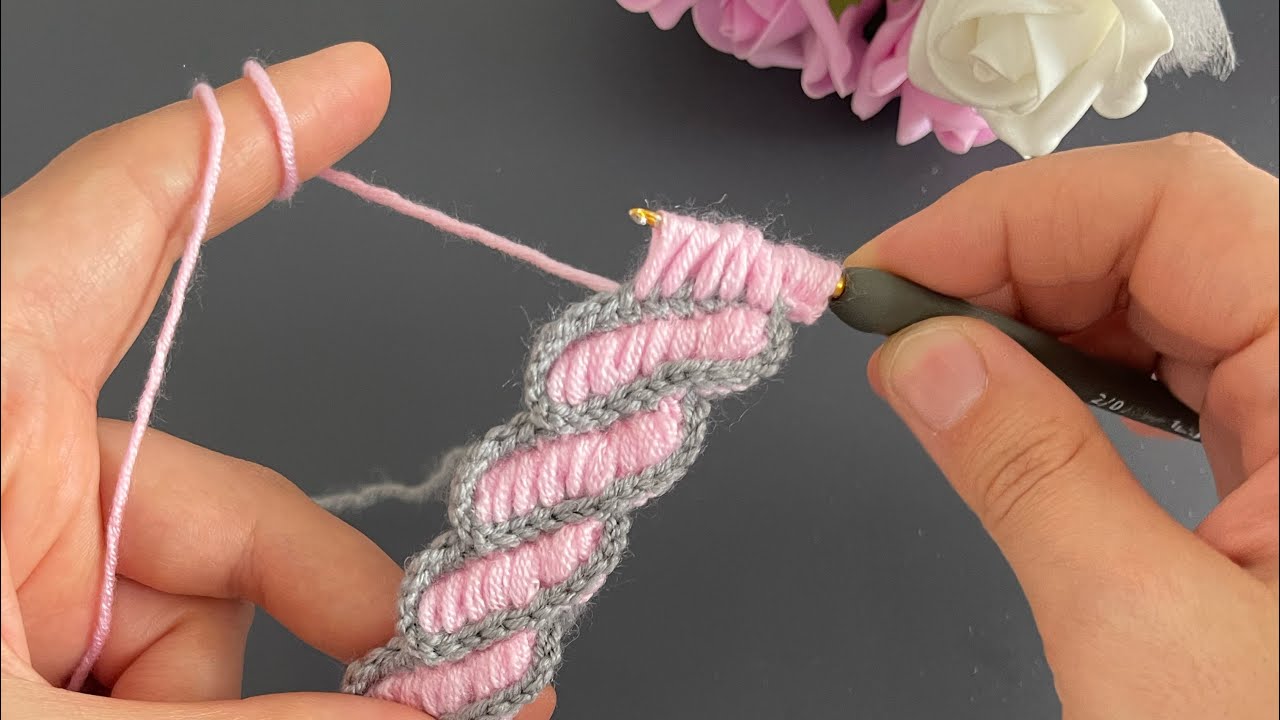 Easy & Trendy Crochet Spiral Bandana Tutorial | Stylish Headband Pattern