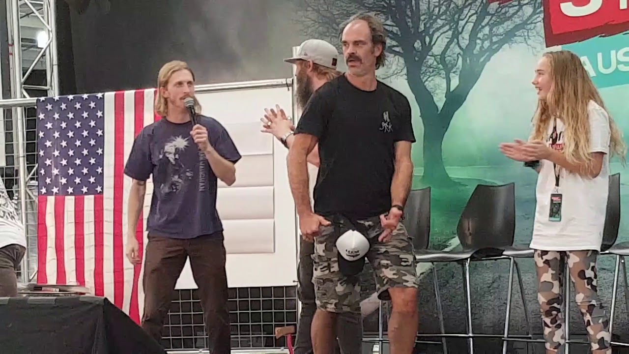 The Walking Dead - Walker Stalker Melbourne Dance Off.