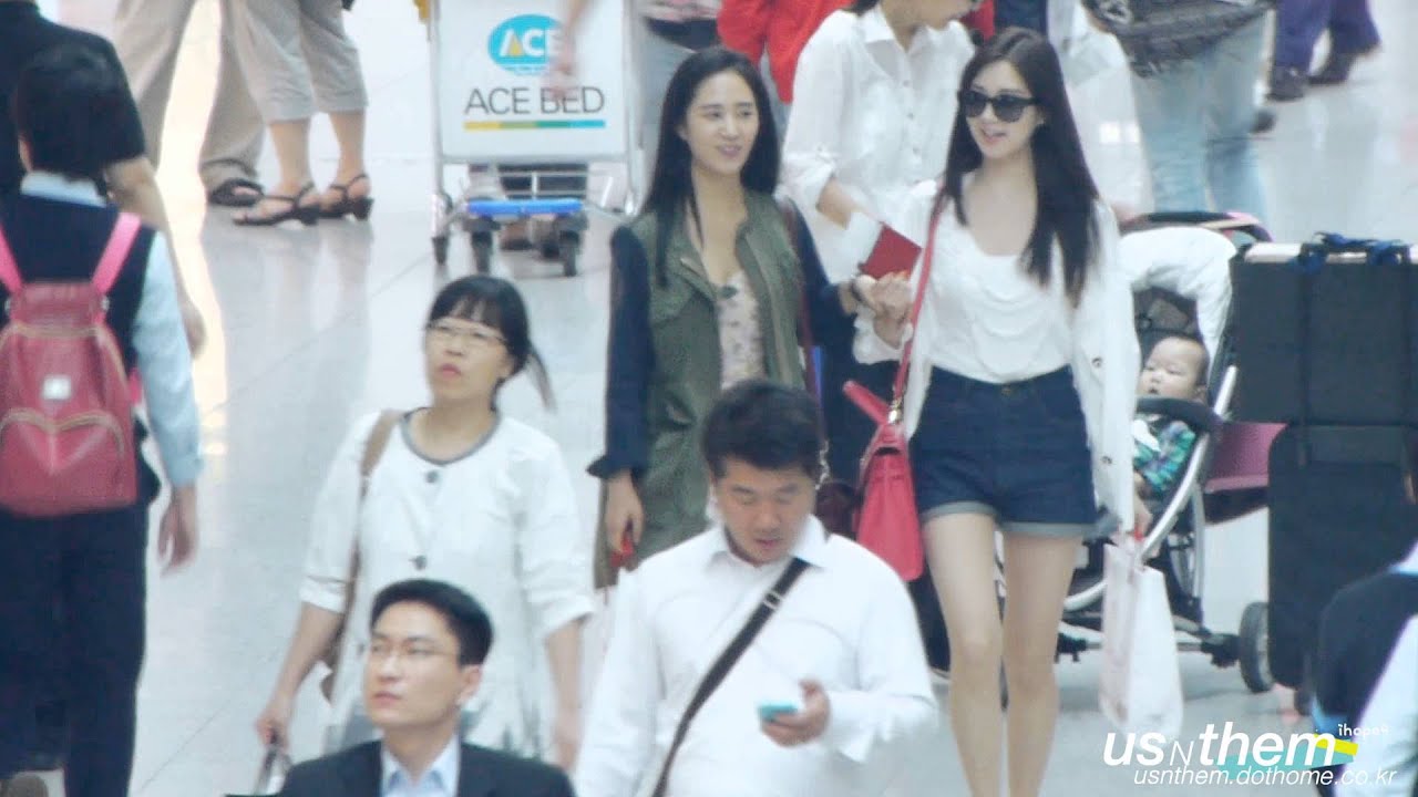130520 Yuri and Seohyun at Airport