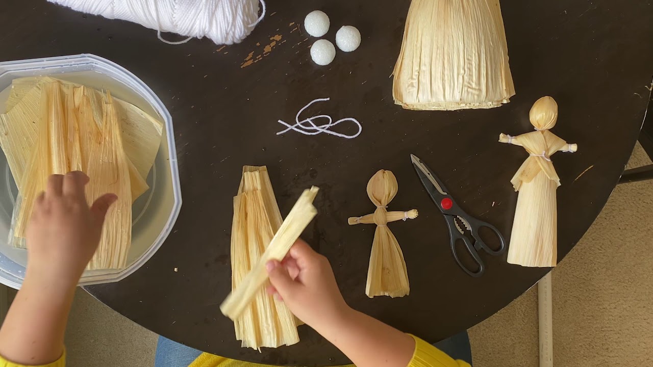 Maker Moments: Cherokee Cornhusk Dolls
