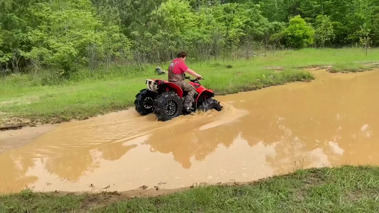 Renegade 570 on 31 bkts vs Honda rubicon on 31 motohavocks