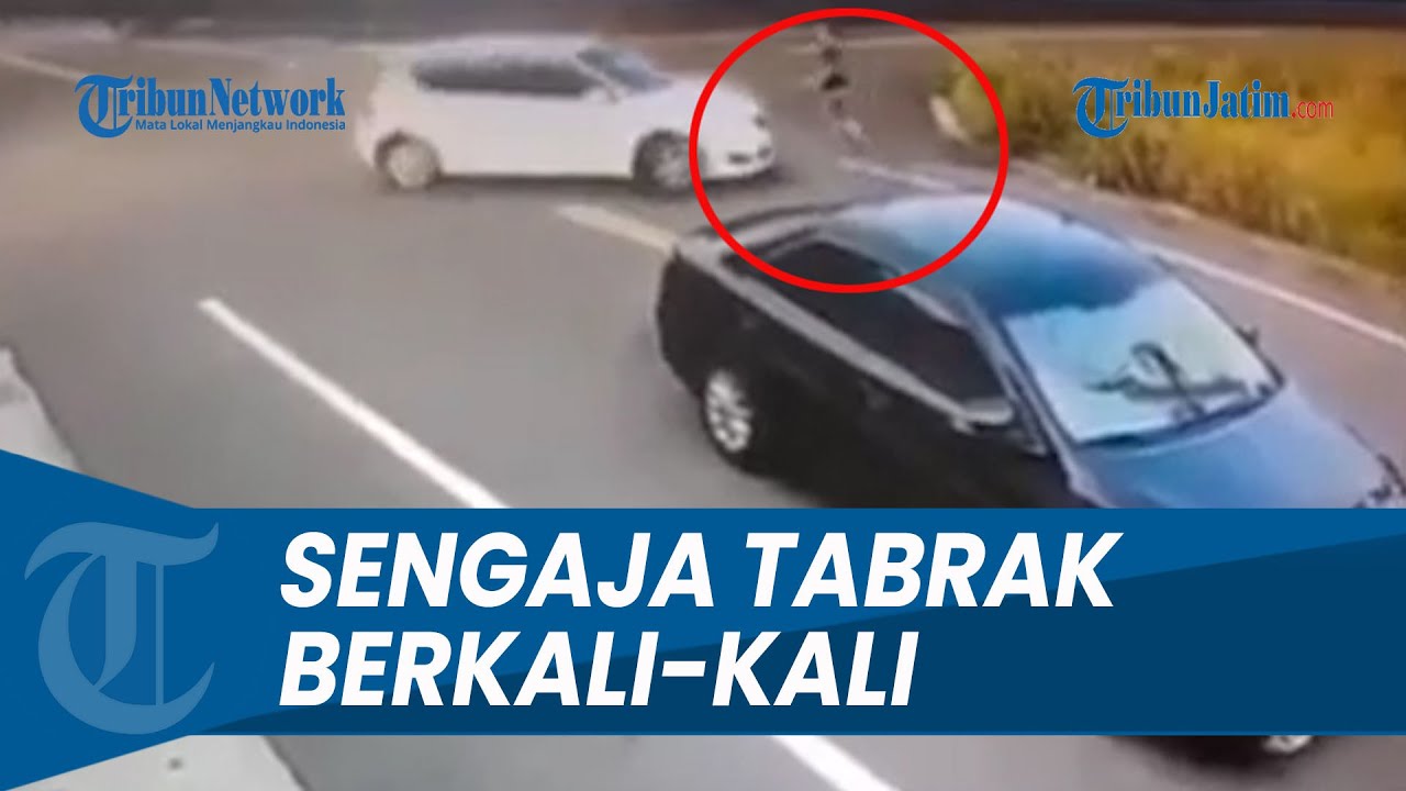KACA DEPAN MOBIL PUTIH DI PUKUL Hingga Retak