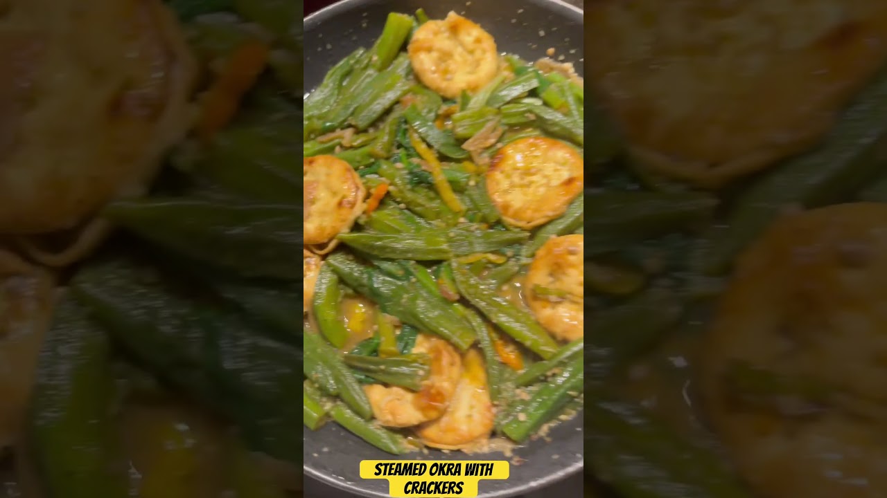Cooking the famous steamed okra minus the fish #vegan #cooking #delicious #jamaican #howto