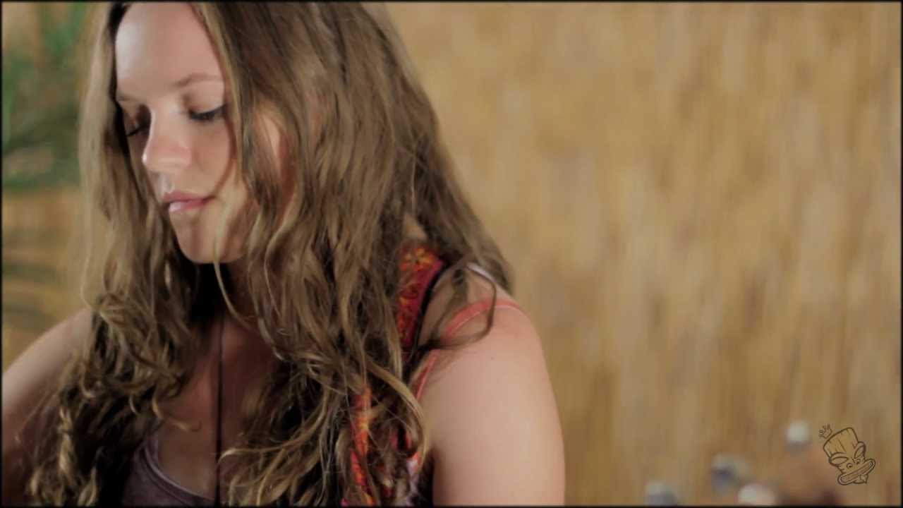 SARAH WILKINSON - Dream A Little Dream Of Me(cover)