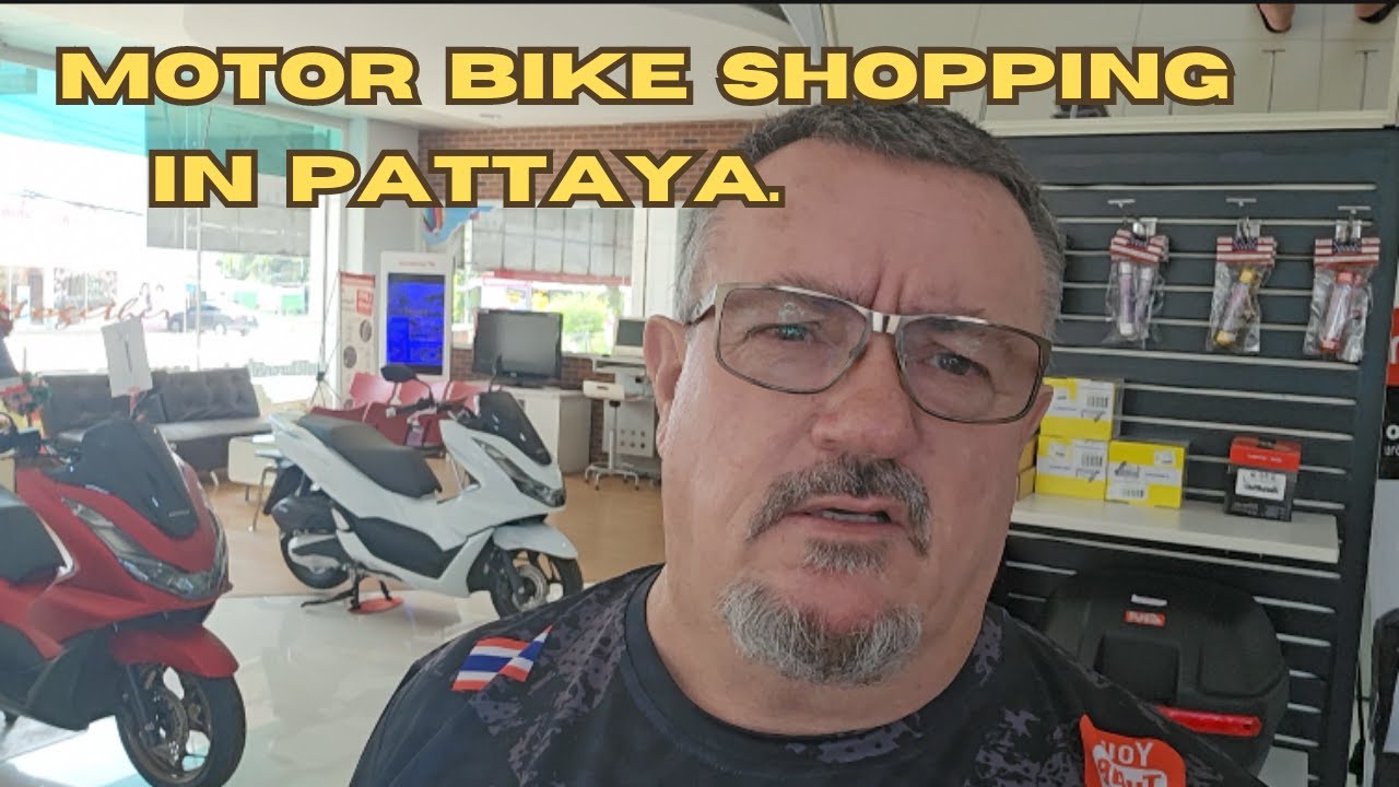 Motor scooter shopping Pattaya.