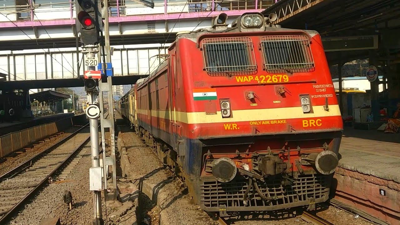 22954 Gujarat SF express arrives Dadar with Vadodara WAP-4E loco on a sunny afternoon!