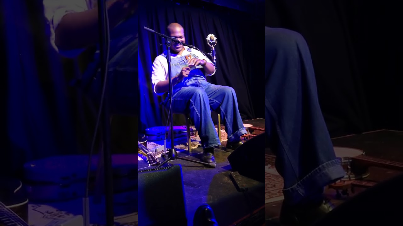Jerron Paxton on harmonica live @ Cluny 2, Newcastle.