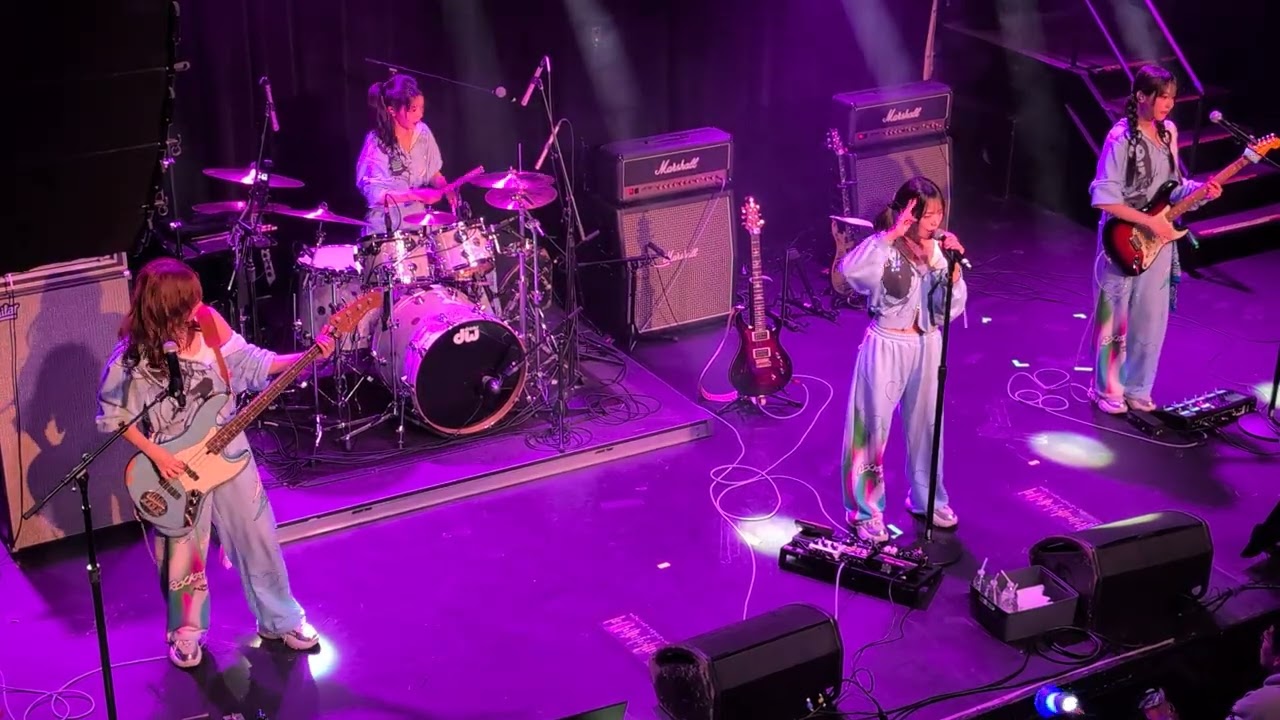 20251031 QWER (큐더블유이알) - Full Concert @ Brooklyn, New York, NYC - Music Hall of Williamsburg