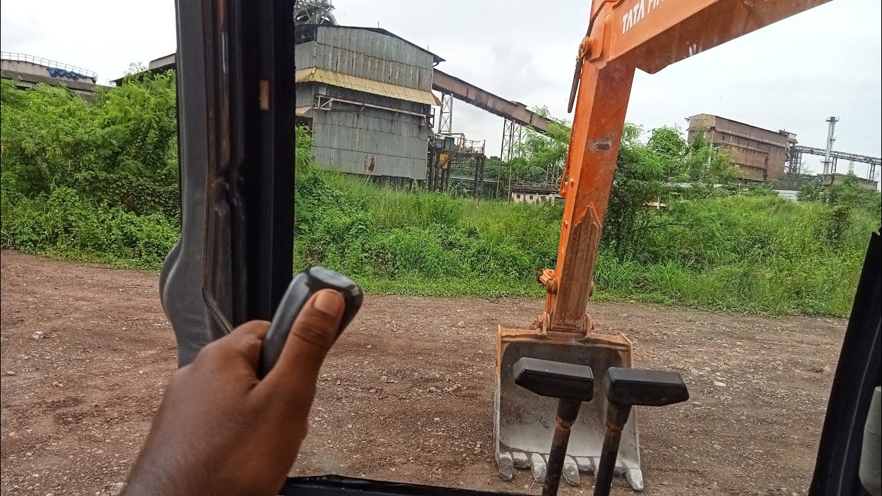 How to operate/Drive a Hitachi excavator machine Hindi.  #excavotor #driving #training #operator