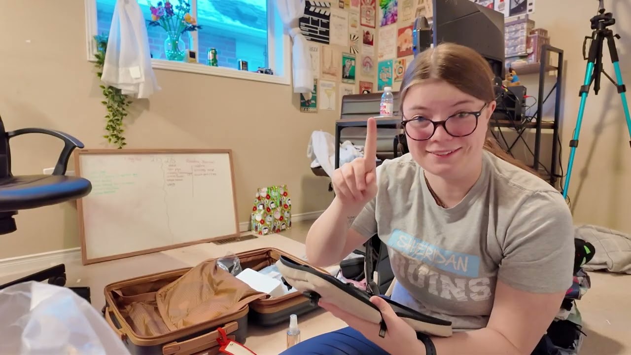 PACKING TO FLY HOME!!!!! vlogmas day 10