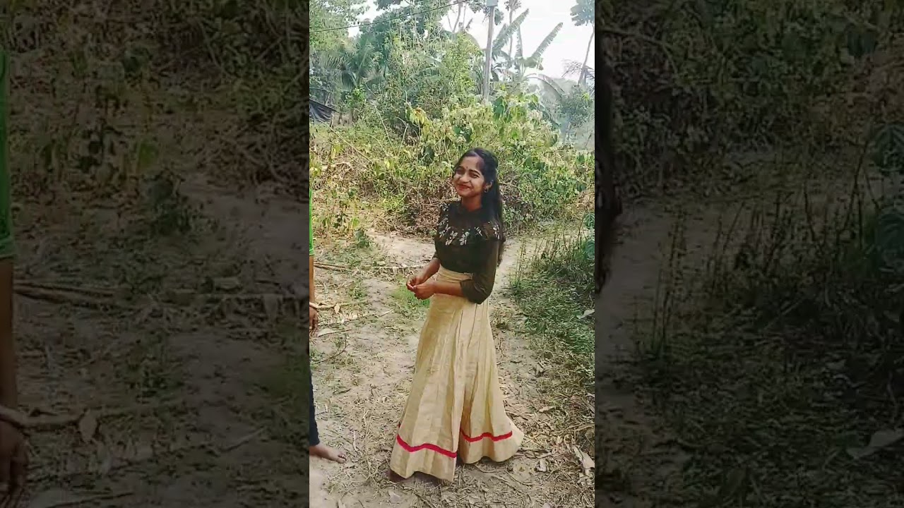 ভিডিও বানাতে এসে গান ছাড়াই ডান্স শুরু করেছে