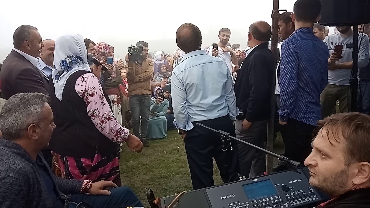 agaçlı koyunden hacere teyze soyluyor.