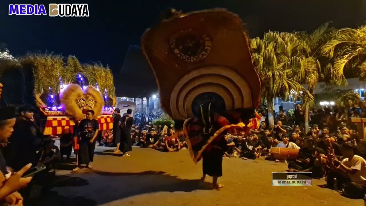 LUAR BIASA❗BARONGAN TERBESAR HITAM MENYALA GEMPARKAN PENDOPO AGUNG PONOROGO