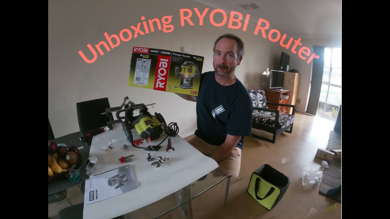 Unboxing Ryobi 1600 Router
