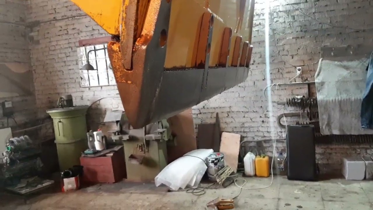 износились родные клыки ковша за 500 м.ч. Куда пропало качество?