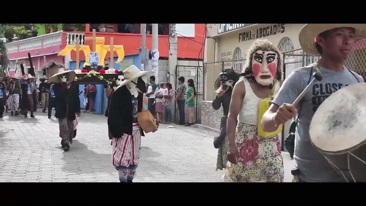 Los Mazates Del Calvario Y cofradía De La Santa Cruz