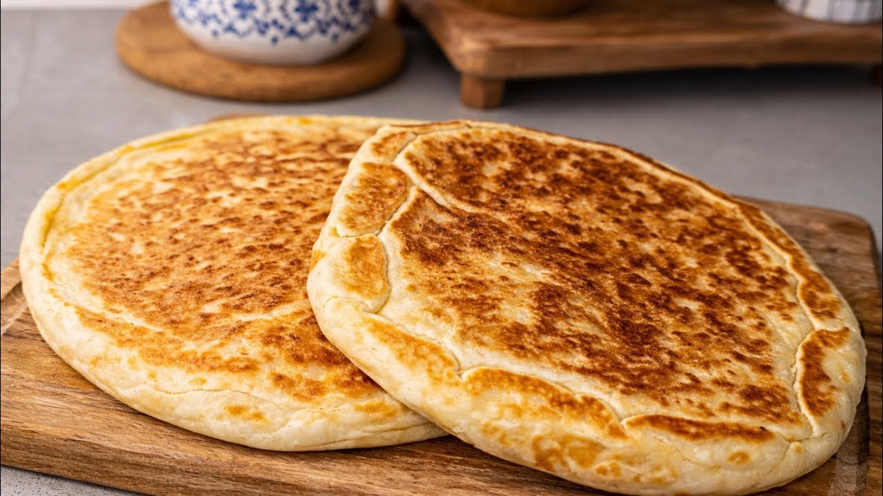 فطيرة محشية باللحم المفروم والبصل والفرماج🧀 🥩🧅🫑 Recette de pain farcé à la viande hachée et fromage 