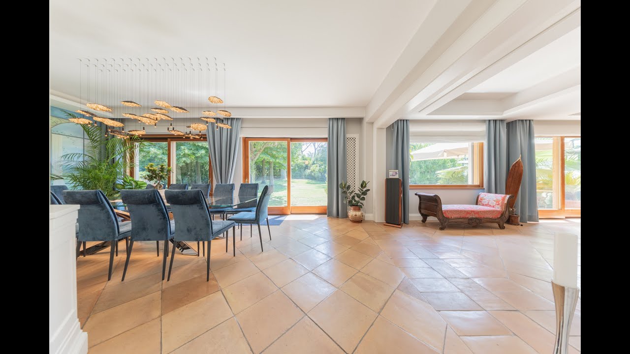 Elegante Villa con Giardino in Vendita a Roma | Casal Lumbroso