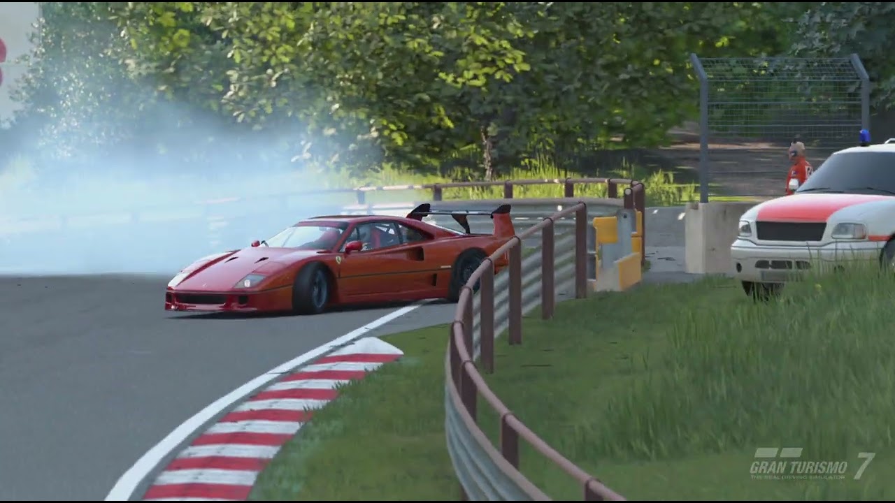 ドラゴントレイル、シーサイド Ferrari F40 drift😄