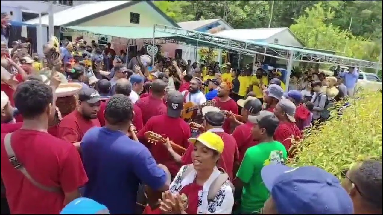 Keluarga Wamafma dan keluarga besar Biak Numfor Antar maskawin ke pihak perempuan 👍