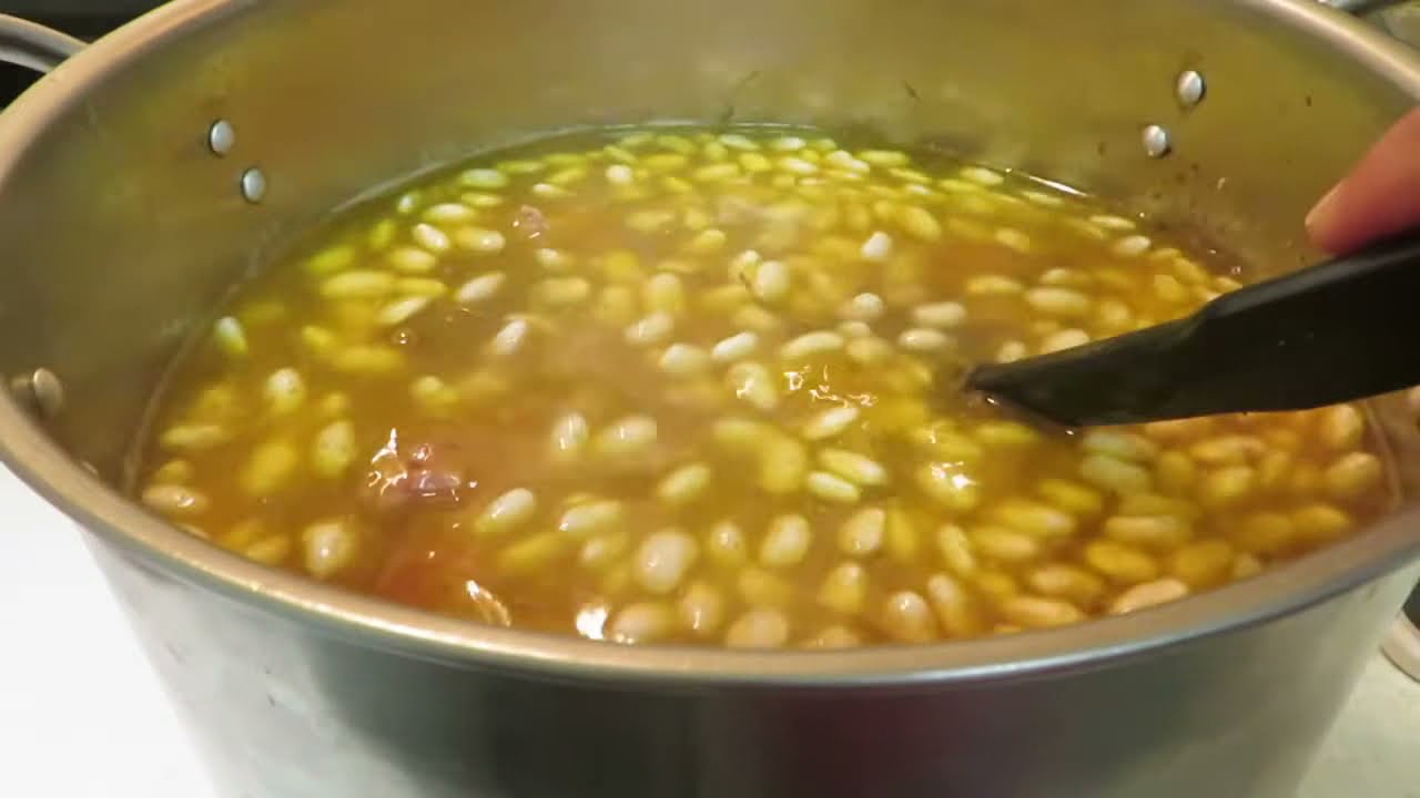 NECKBONES W/ RICE,POTATOES,LIMA BEANS & CORNBREAD !