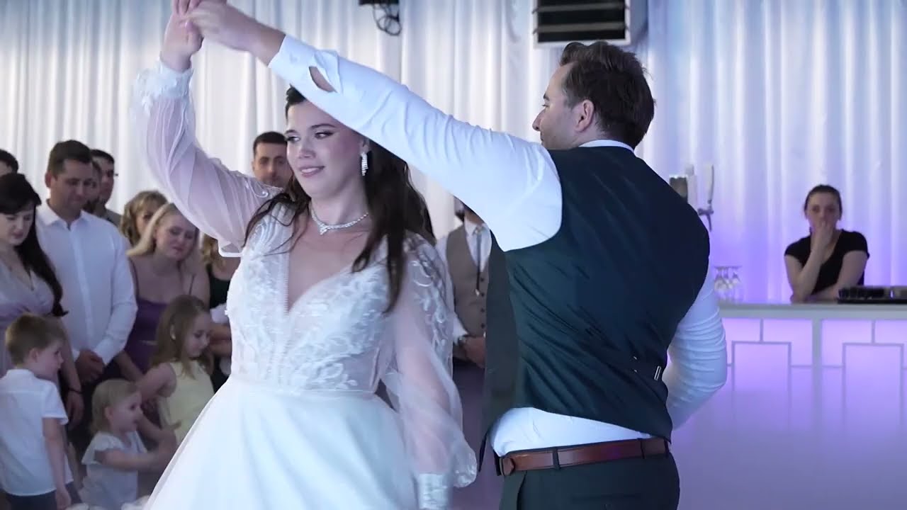 Patrícia és Zoltán meghitt, romantikus nyitótánca - Happy-Time Tánciskola