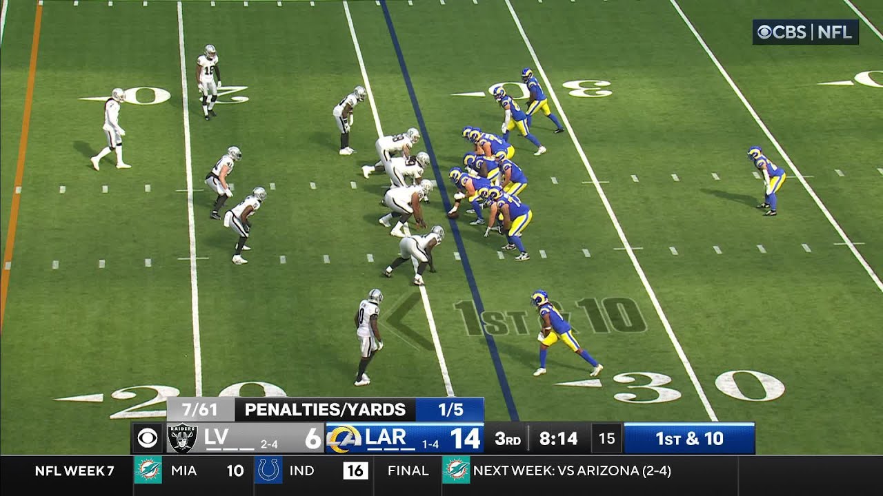 Xavier Smith bounces outside and gets the Rams in the redzone