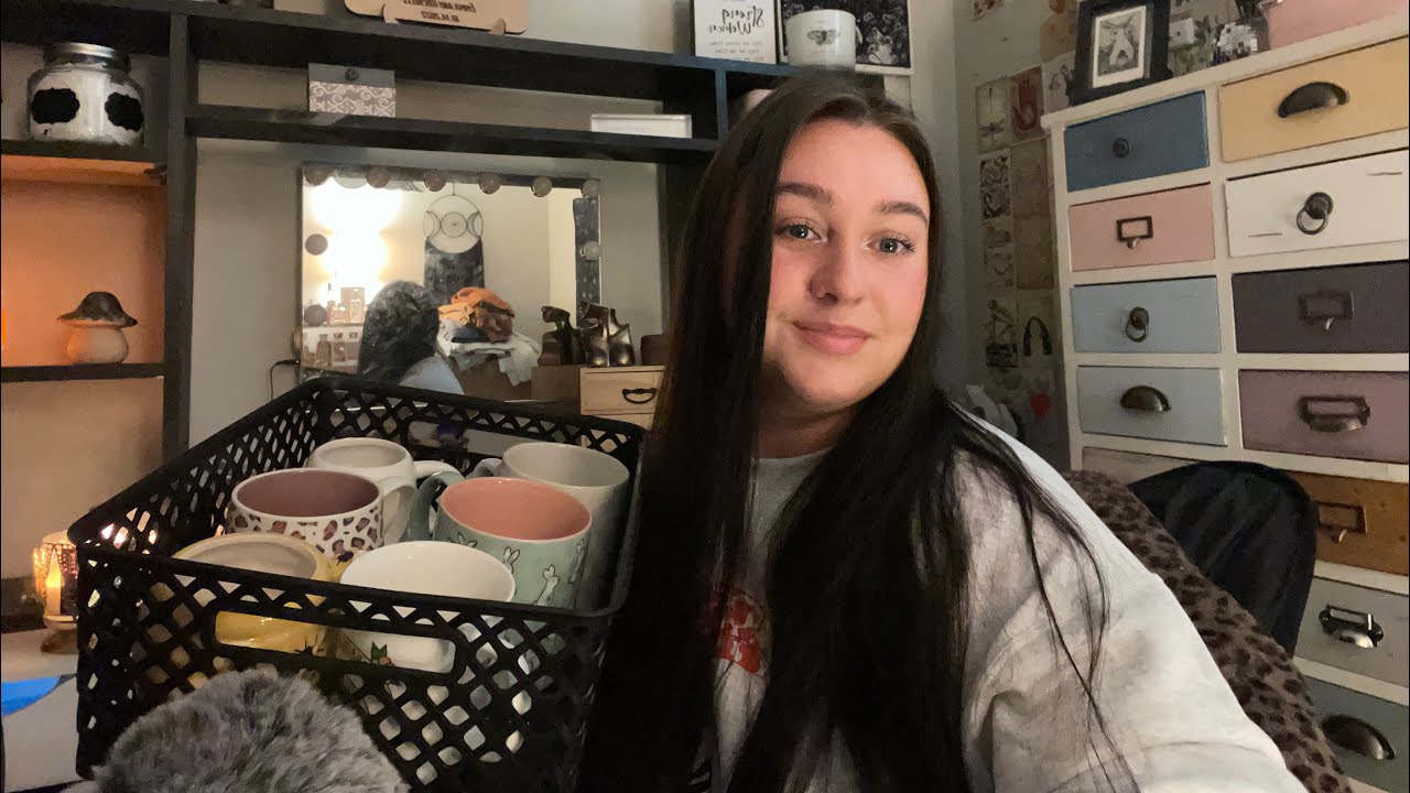 ASMR my favorite coffee mugs ☕️ (glass tapping,long nail tapping,tingly whispers)