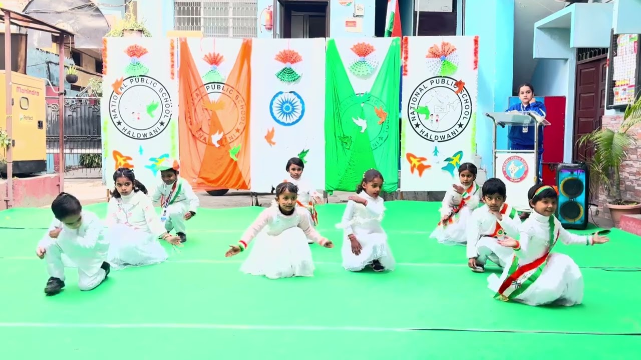 Aao bachho tumhe dikhaye jhanki hindustan ki #aaobachho #republicday #petrioticdance 