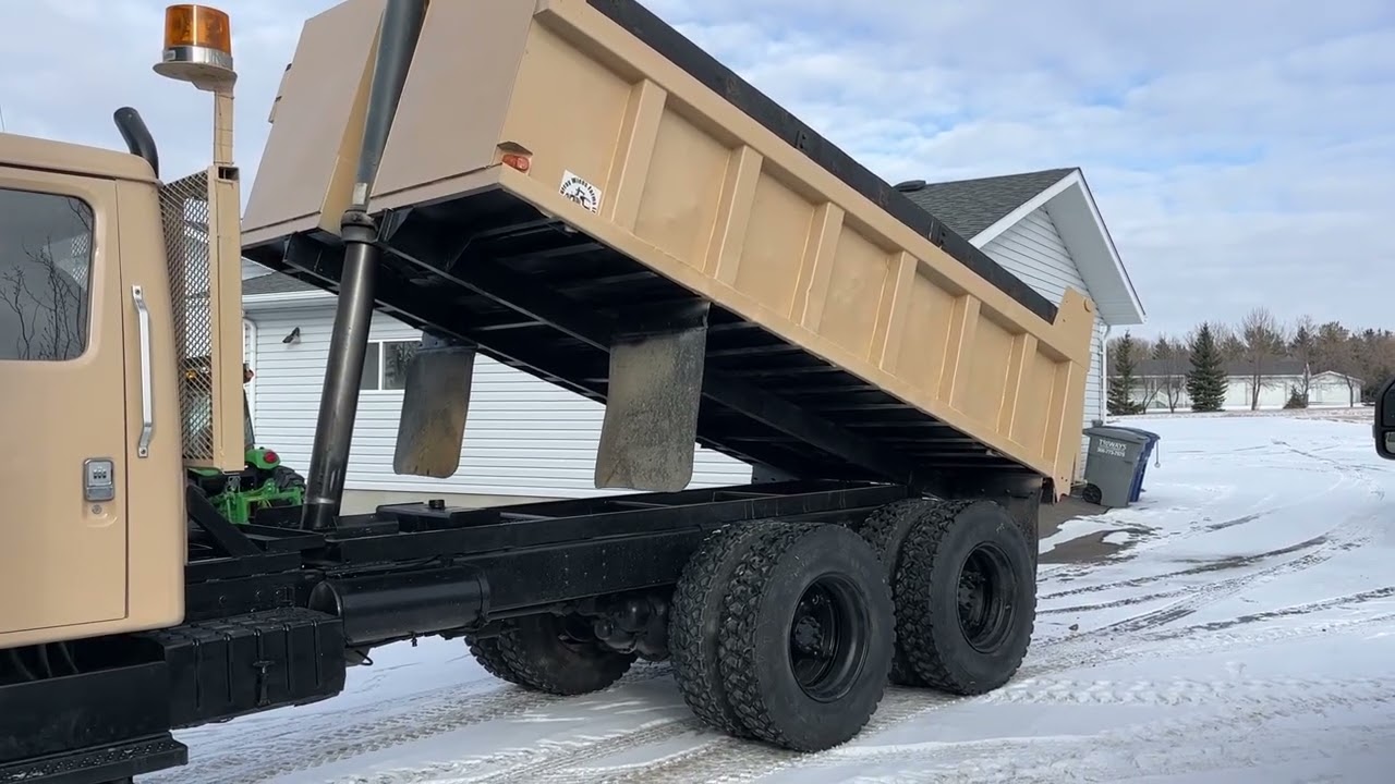 1979 International F1954 Gravel Truck