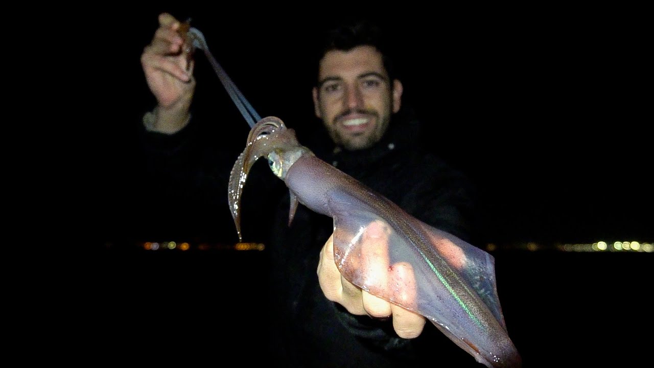PESCANDO a EGING desde COSTA [SALEN MUCHOS CALAMARES✅🦑]